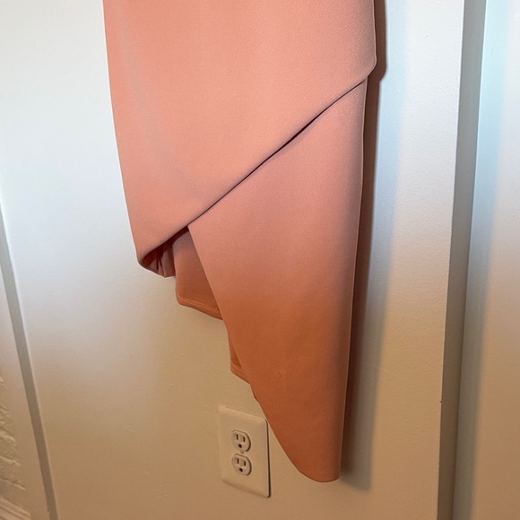 Elegant Peach Sleeveless Dress - Picture 3 of 6